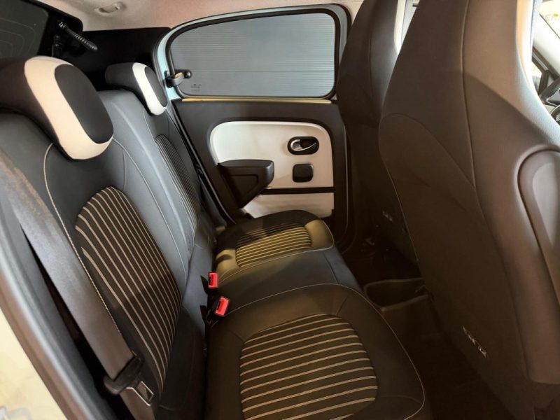 RENAULT TWINGO III 0.9 TCE 95 INTENS EDC 
