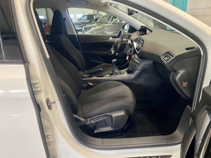 PEUGEOT 308 II 1.5 BlueHDI 130ch S&S BVM6 Active Business 