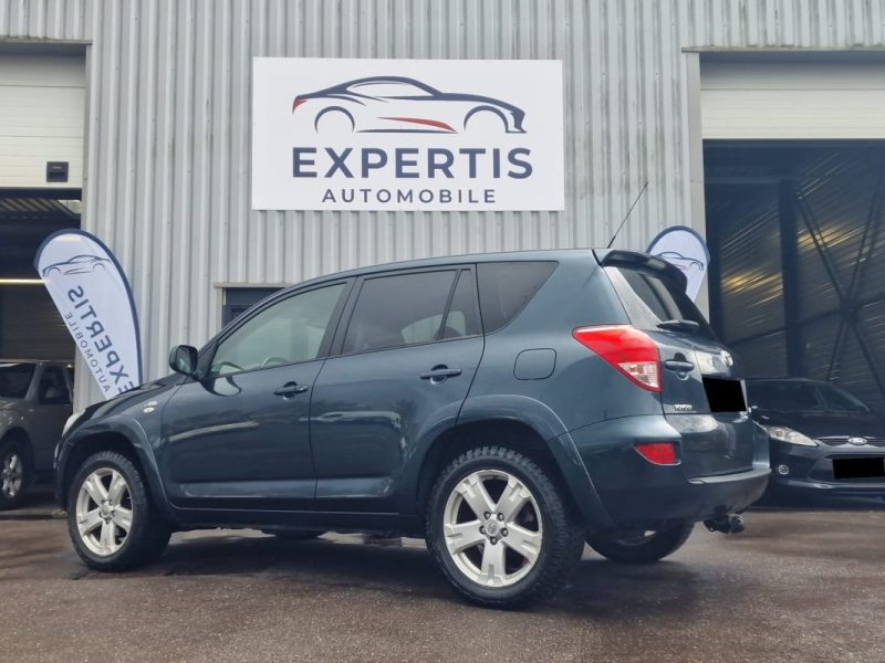 TOYOTA RAv4 EXECUTIVE 2.2  D-CAT 177CV 