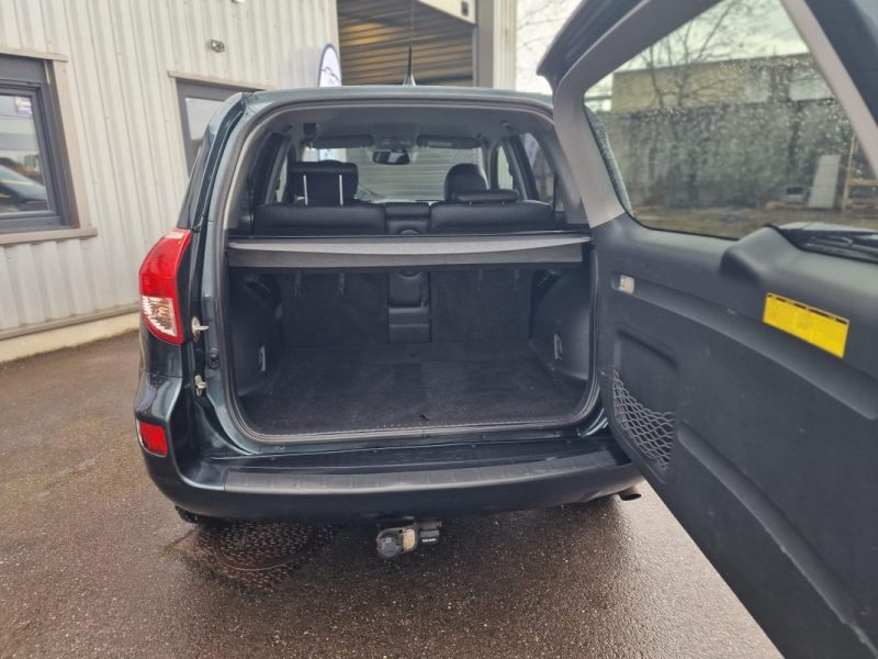 TOYOTA RAv4 EXECUTIVE 2.2  D-CAT 177CV 