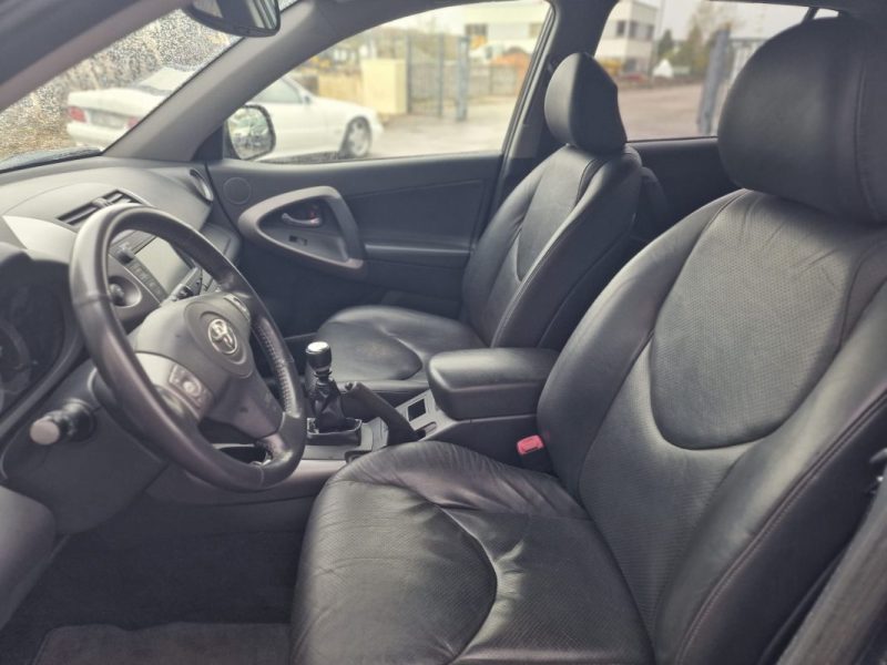 TOYOTA RAv4 EXECUTIVE 2.2  D-CAT 177CV 