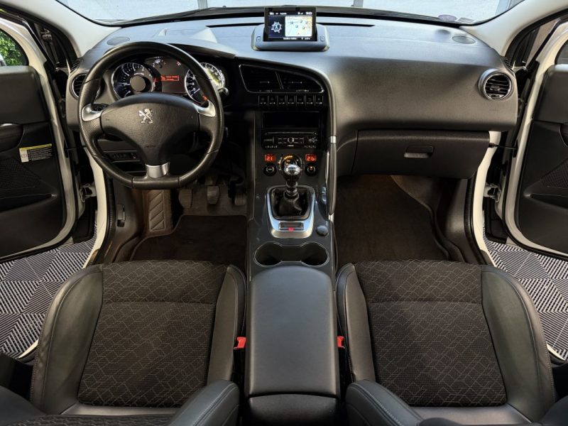 PEUGEOT 3008 PHASE 2 ALLURE 1.2 130 Cv GPS TOIT PANORAMIQUE BVM6 CRIT AIR 1 - GARANTIE 1 AN