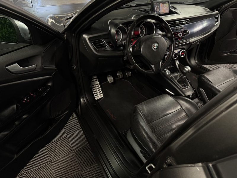 ALFA ROMEO GIULIETTA 1.4 TURBO MULTIAIR  170 Cv INTERIEUR CUIR GPS MODE SPORT BVM6 - GARANTIE 1 AN