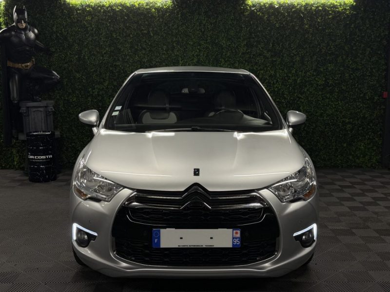 CITROEN DS4 CHIC 1.6 E HDI 112 Cv BOITE AUTOMATIQUE ECRAN GPS 88 800 Kms 5 PORTES- GARANTIE 1 AN