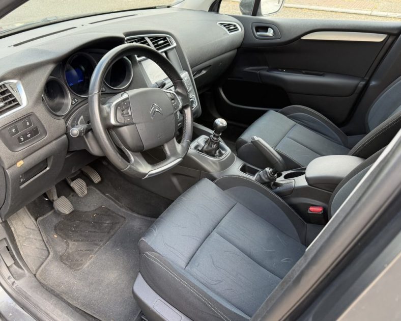 CITROËN C4 115ch 2015 • 5 Places • Diesel • SUIVI COMPLET
