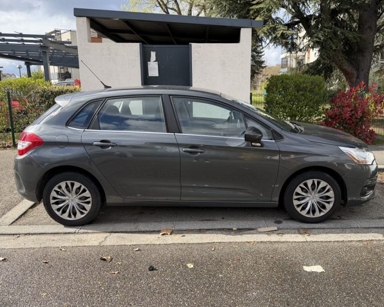 CITROËN C4 115ch 2015 • 5 Places • Diesel • SUIVI COMPLET