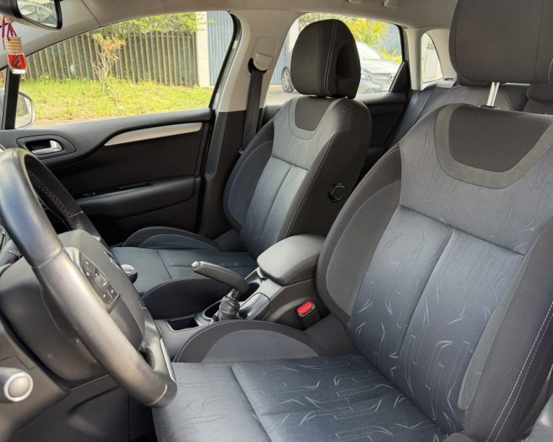 CITROËN C4 115ch 2015 • 5 Places • Diesel • SUIVI COMPLET