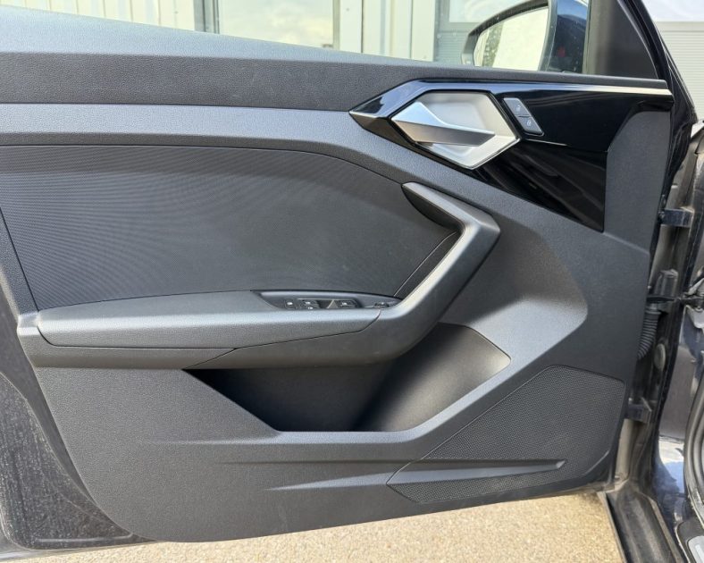 Audi A1 SPORTBACK 30 TFSI Advanced - 116ch  – BVM6 – SUIVI AUDI