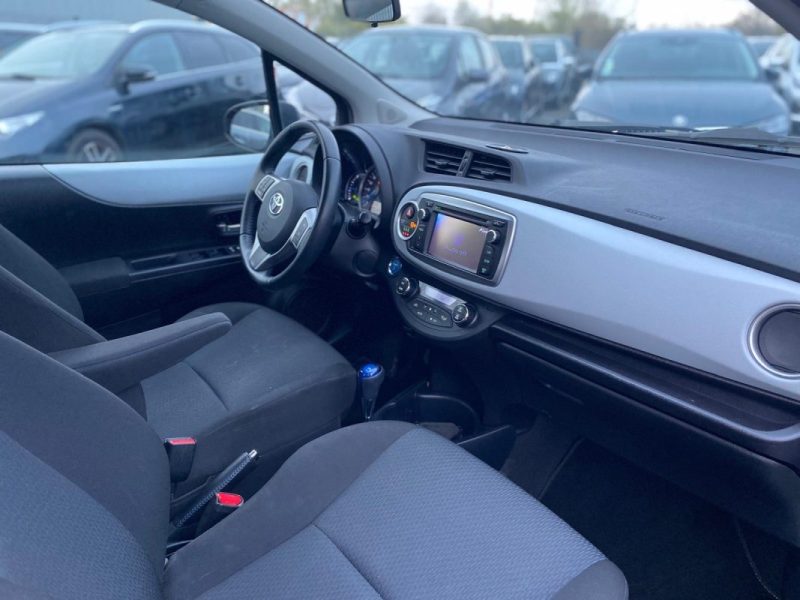 TOYOTA YARIS III 1.5 HYBRID 100h DESIGN