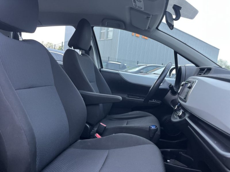 TOYOTA YARIS III 1.5 HYBRID 100h DESIGN