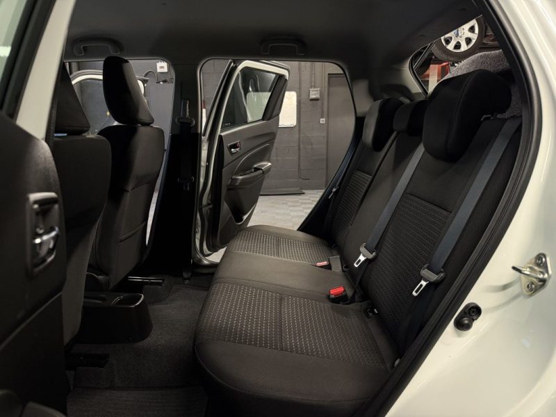 SUZUKI SWIFT IV 1.2 DUALJET HYBRID 83 Cv CVT 17 300 Kms 5 PORTES ECRAN GPS KEYLESS - GARANTIE 1 AN