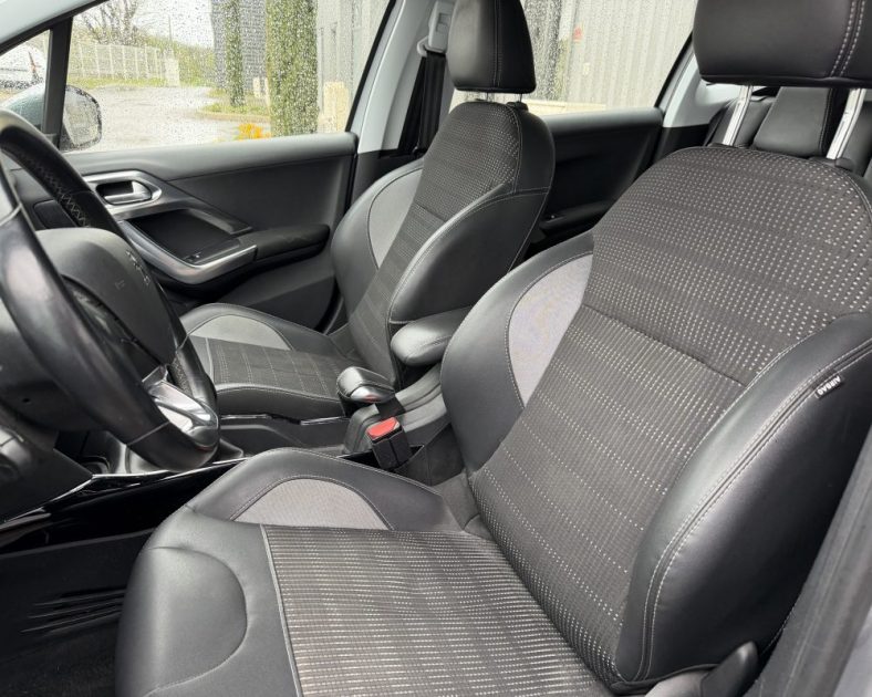 Peugeot 2008 ALLURE - 110ch  – BVM5 – Gris Clair