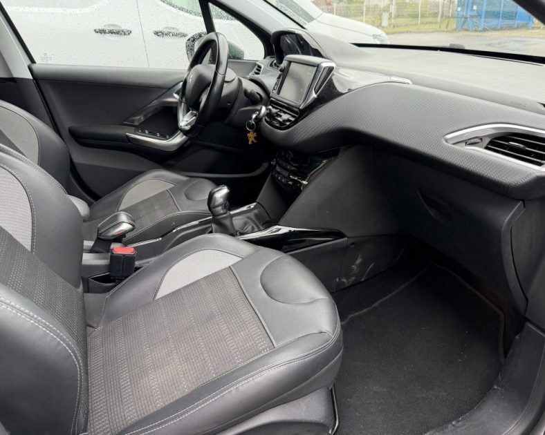 Peugeot 2008 ALLURE - 110ch  – BVM5 – Gris Clair