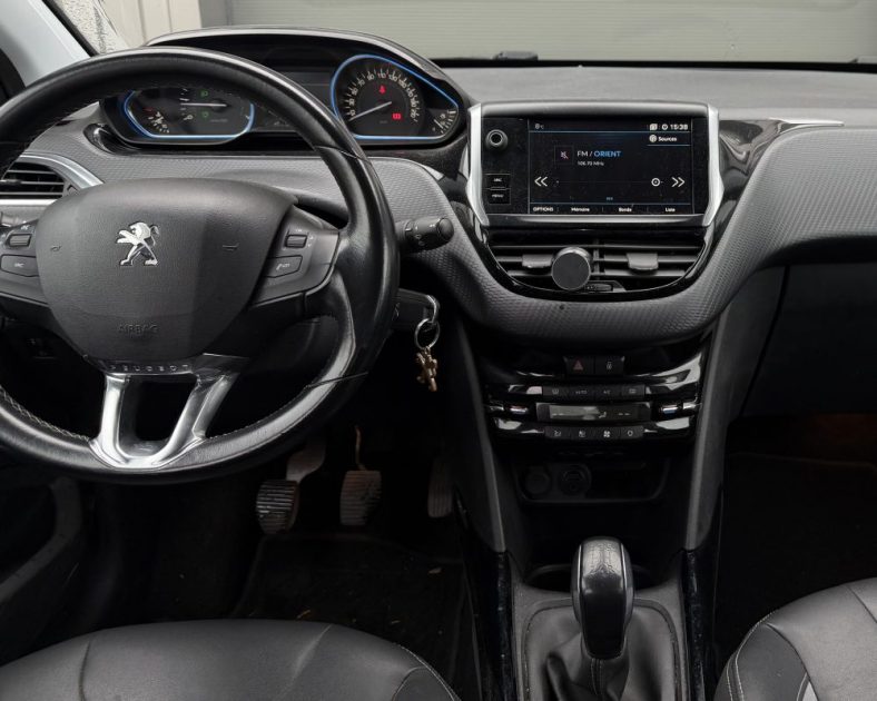 Peugeot 2008 ALLURE - 110ch  – BVM5 – Gris Clair