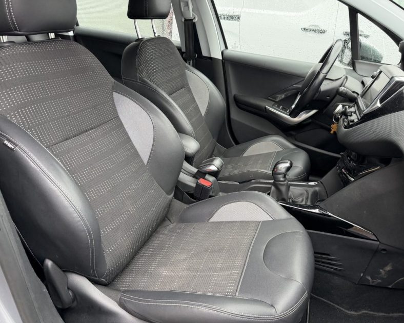 Peugeot 2008 ALLURE - 110ch  – BVM5 – Gris Clair