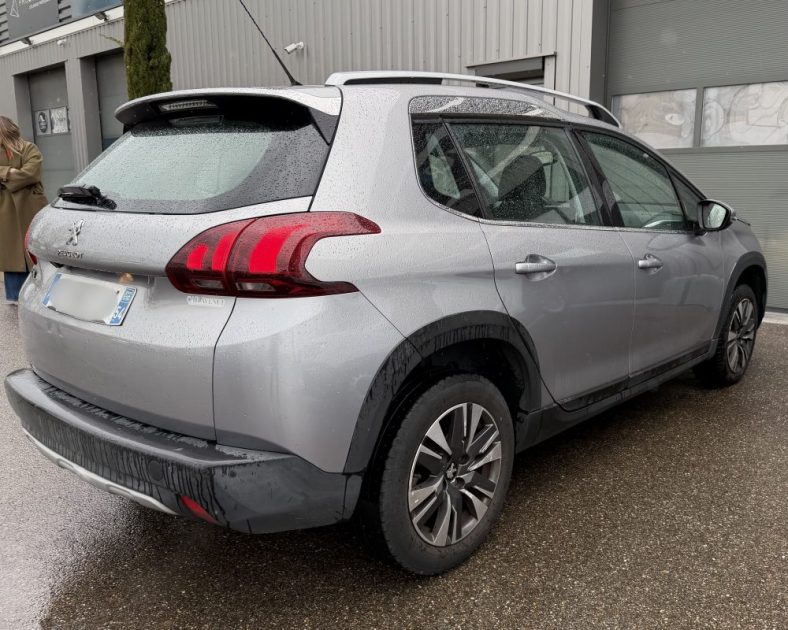 Peugeot 2008 ALLURE - 110ch  – BVM5 – Gris Clair