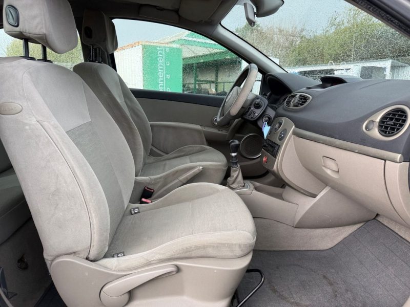 RENAULT CLIO III 1.5 dCi 105 Luxe Privilège BOITE 6