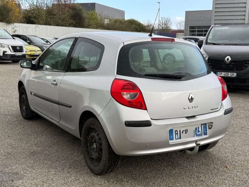 RENAULT CLIO III 1.5 dCi 105 Luxe Privilège BOITE 6
