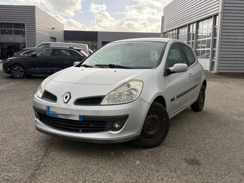 RENAULT CLIO III 1.5 dCi 105 Luxe Privilège BOITE 6