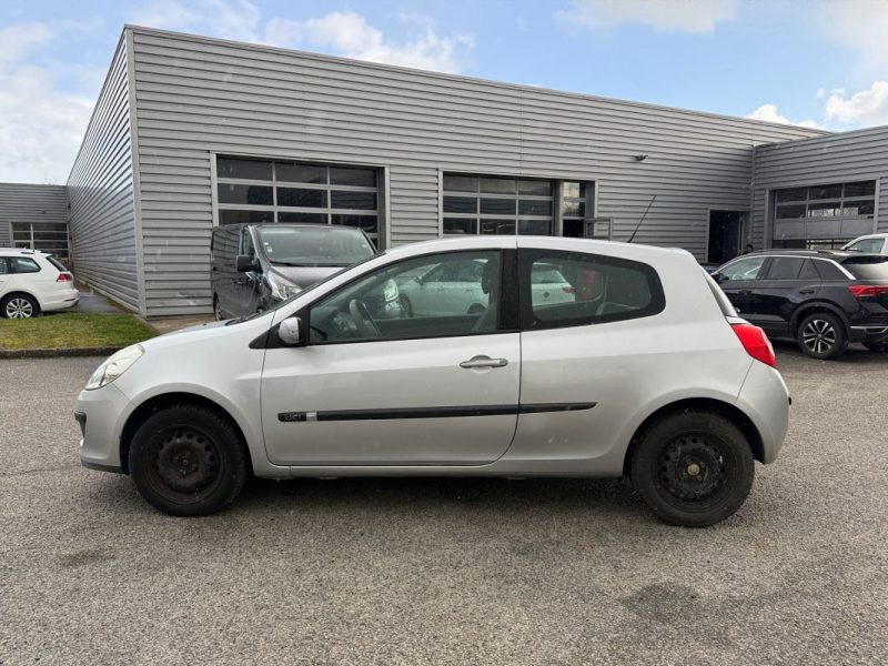 RENAULT CLIO III 1.5 dCi 105 Luxe Privilège BOITE 6
