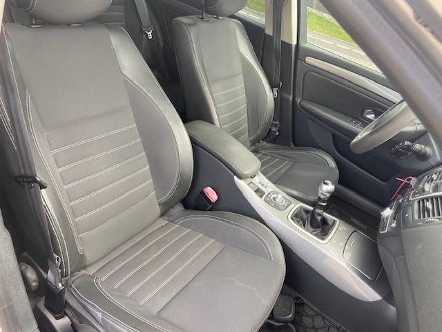 RENAULT LAGUNAIII III 2.0 DCI 2011