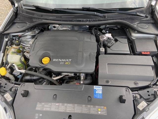 RENAULT LAGUNAIII III 2.0 DCI 2011