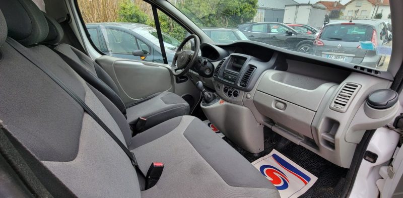 RENAULT TRAFIC GRAND CONFORT L1H1 2.0DCI 115 BVR 2012