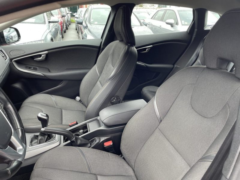 VOLVO V40 CROSS COUNTRY 1.6L D2 115CV  GARANTIE 3/12 MOIS 2014