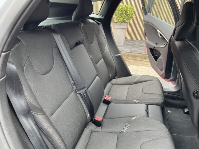VOLVO V40 CROSS COUNTRY 1.6L D2 115CV  GARANTIE 3/12 MOIS 2014