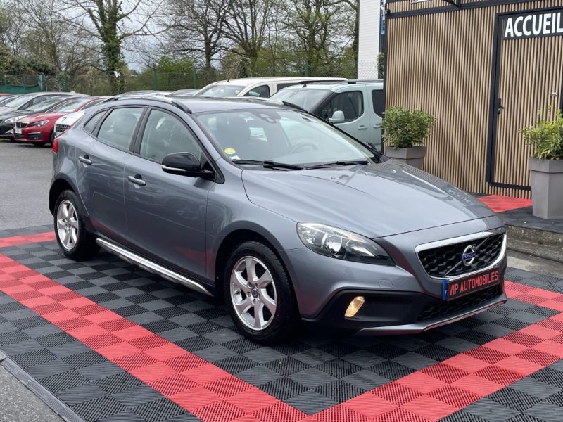 VOLVO V40 CROSS COUNTRY 1.6L D2 115CV  GARANTIE 3/12 MOIS 2014