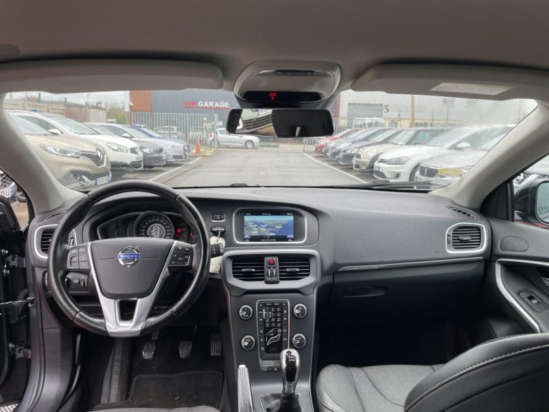 VOLVO V40 CROSS COUNTRY 1.6L D2 115CV  GARANTIE 3/12 MOIS 2014