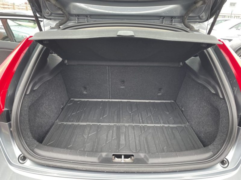 VOLVO V40 CROSS COUNTRY 1.6L D2 115CV  GARANTIE 3/12 MOIS 2014