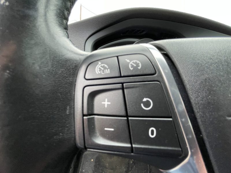 VOLVO V40 CROSS COUNTRY 1.6L D2 115CV  GARANTIE 3/12 MOIS 2014