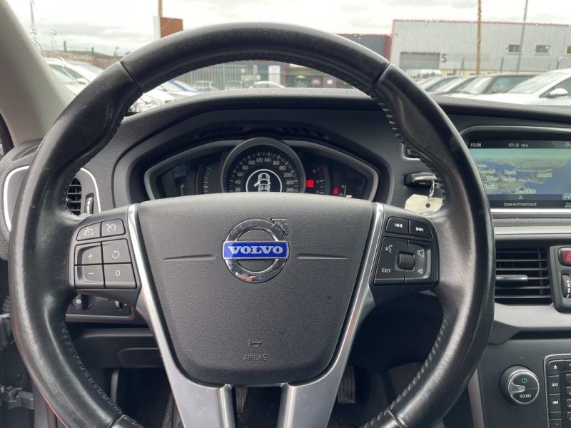VOLVO V40 CROSS COUNTRY 1.6L D2 115CV  GARANTIE 3/12 MOIS 2014