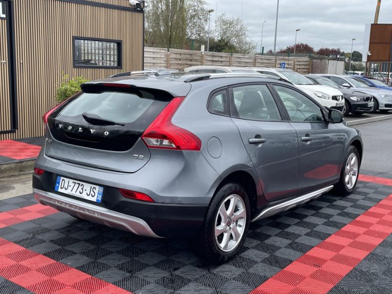 VOLVO V40 CROSS COUNTRY 1.6L D2 115CV  GARANTIE 3/12 MOIS 2014