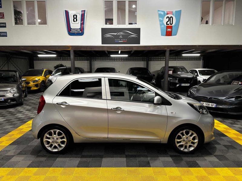 MAGNIFIQUE KIA PICANTO 1.0 66CH (CAMÉRA DE RECUL, ÉCRAN MULTIMÉDIA. CLIMATISATION)