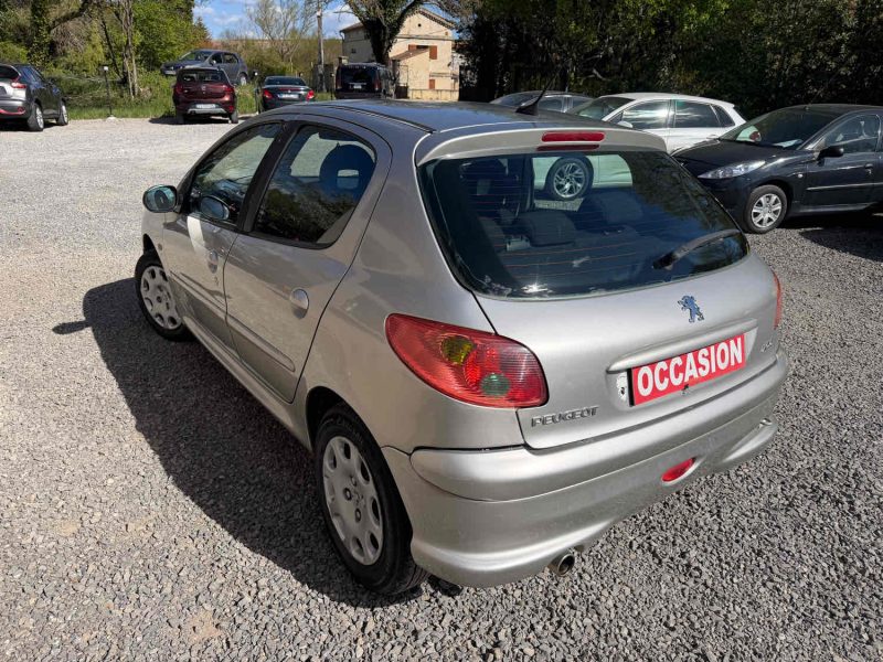 🔥 SUPER AFFAIRE – Peugeot 206 1.4i Essence / Petit Budget - Faible consommation