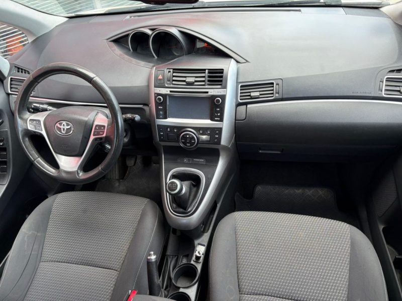 TOYOTA VERSO 112 D-4D FAP FEEL! SKYVIEW BUSINESS 7 PLACES 2015