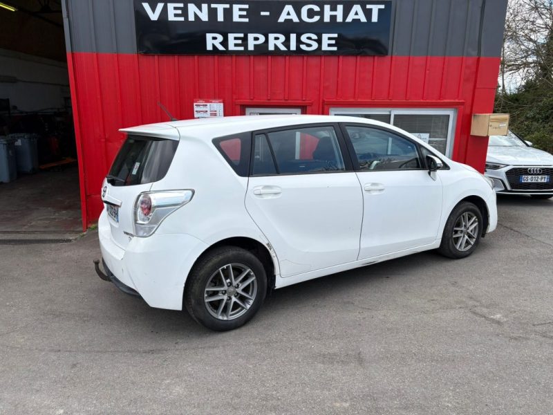 TOYOTA VERSO 112 D-4D FAP FEEL! SKYVIEW BUSINESS 7 PLACES 2015