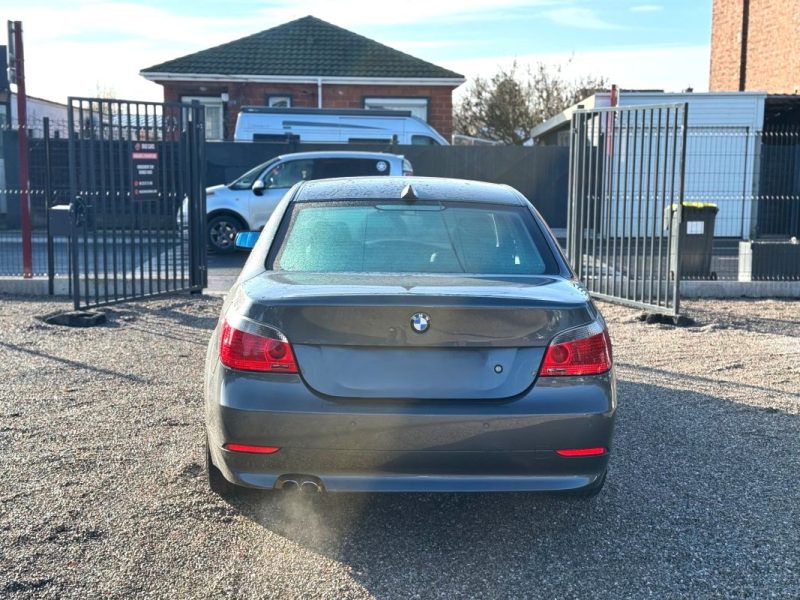 BMW SERIE 5 520I BOITE AUTO 2005 PREMIERE MAIN