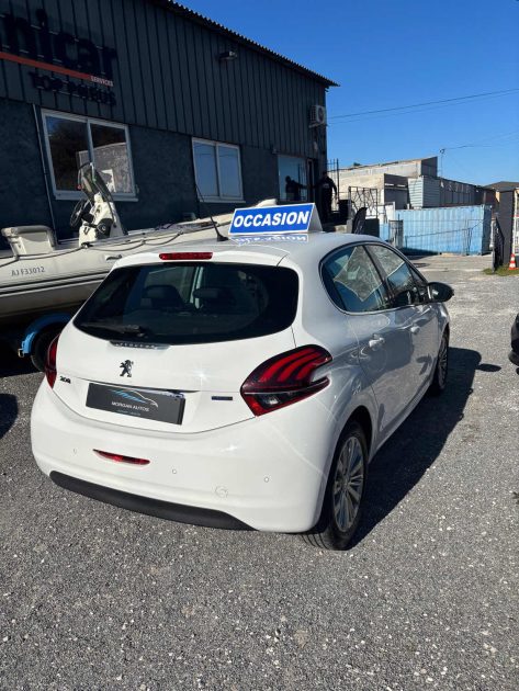 PEUGEOT 208 1.2  vti 82CH ALLURE 5P 2017