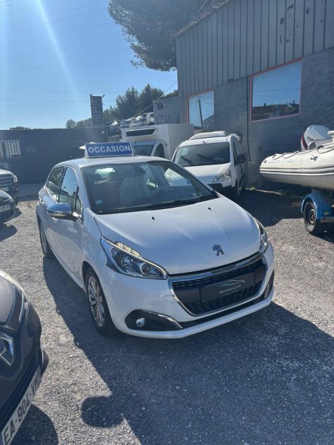 PEUGEOT 208 1.2  vti 82CH ALLURE 5P 2017