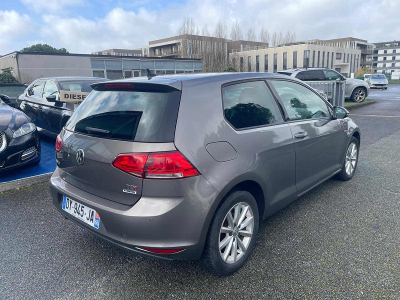 VOLKSWAGEN GOLF VII 1.6 TDI 110CH BLUEMOTION TECHNOLOGY FAP CONFORTLINE BUSINESS DSG7 3P 2015