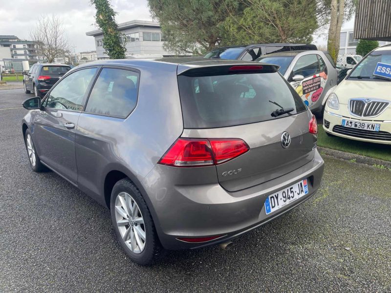 VOLKSWAGEN GOLF VII 1.6 TDI 110CH BLUEMOTION TECHNOLOGY FAP CONFORTLINE BUSINESS DSG7 3P 2015