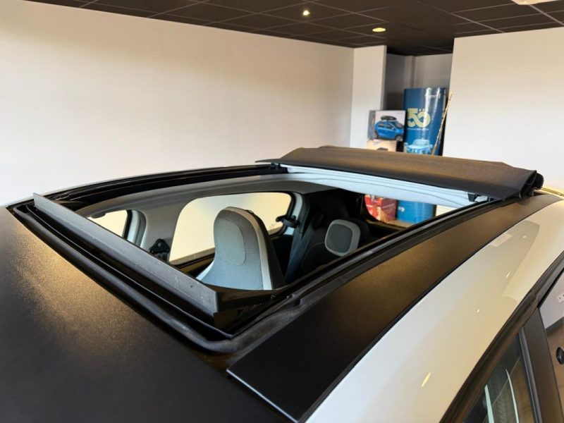 RENAULT  TWINGO  LIMITED SCE 70 / TOIT OUVRANT / SIEGES CHAUFFANTS 