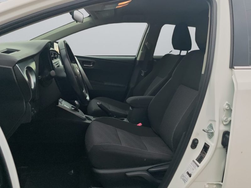 TOYOTA AURIS TOURING SPORTS 136H DYNAMIC