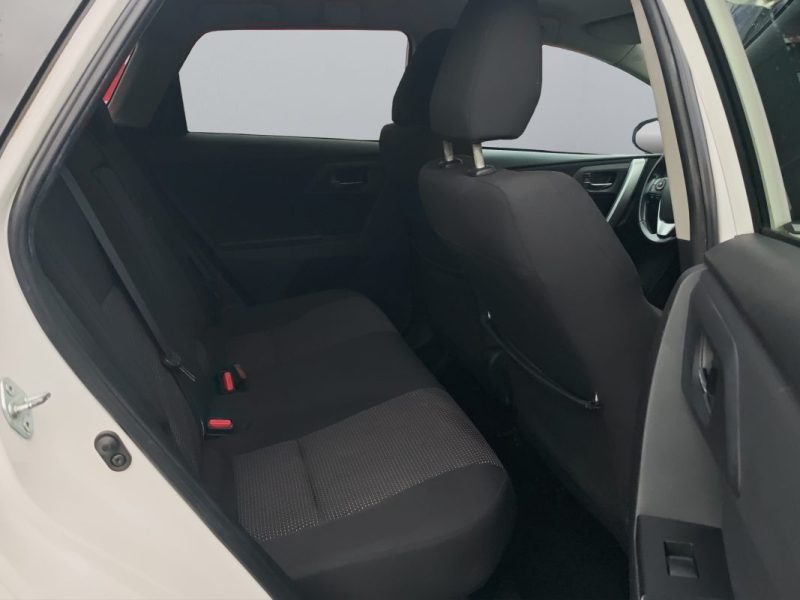 TOYOTA AURIS TOURING SPORTS 136H DYNAMIC