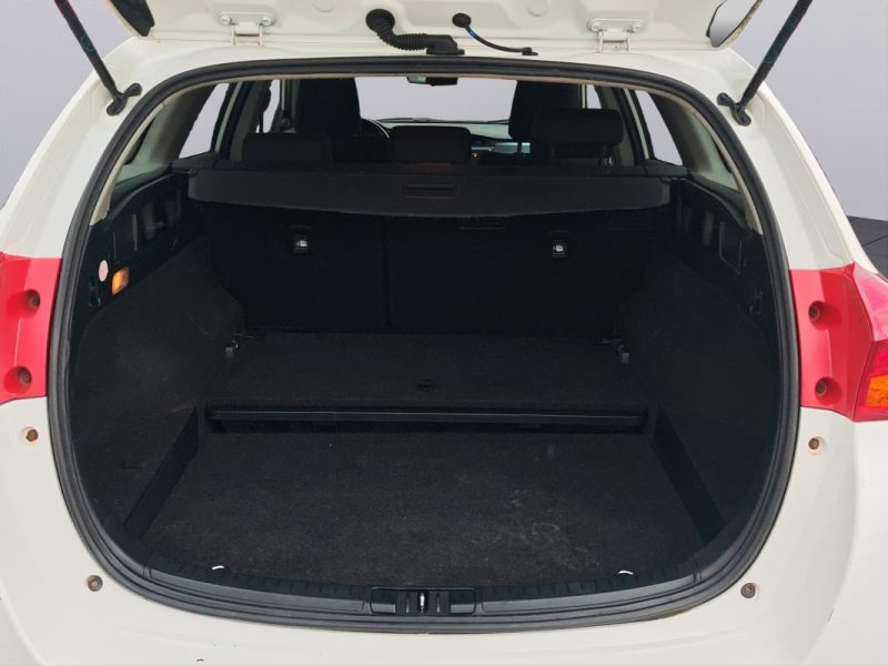 TOYOTA AURIS TOURING SPORTS 136H DYNAMIC