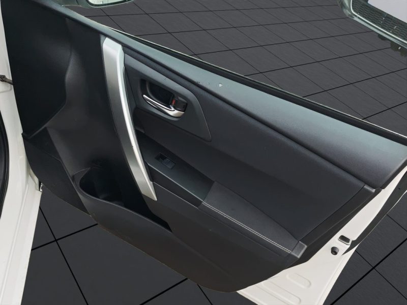 TOYOTA AURIS TOURING SPORTS 136H DYNAMIC
