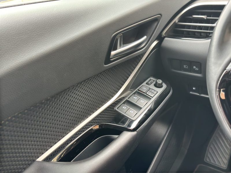 TOYOTA C-HR 1.8 HYBRIDE 122 GRAPHIC